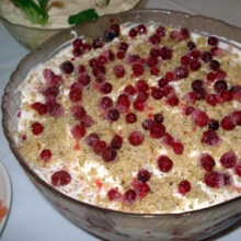 Брусника со сметаной